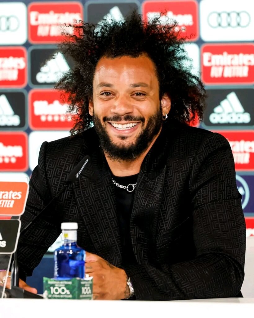 1655151802620 1 819x1024 Marcelo fè adye li ak Real Madrid